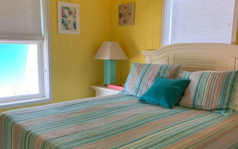 queen-bedroom-view-1